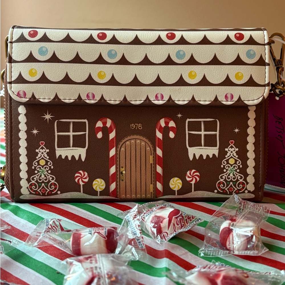 ππ¬π BETSEY JOHNSON GINGERBREAD WALLET ON A CHAIN CROSSBODY BAG ππ¬π NWT π - Picture 9 of 16